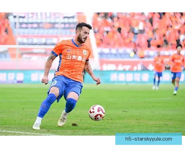 金靴法比奥续约助力国安争冠路